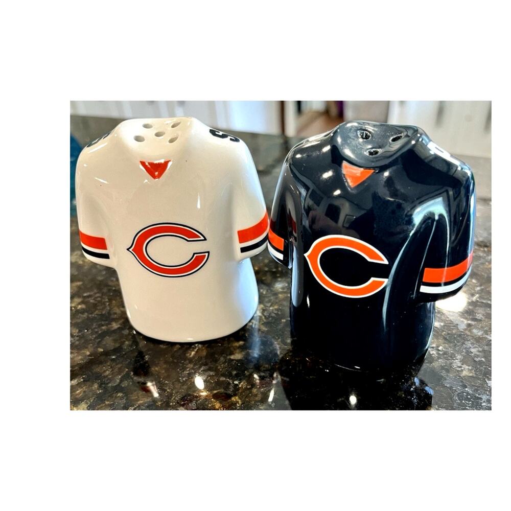Chicago Bears Jersey Salt & Pepper Ceramic Shakers 2009